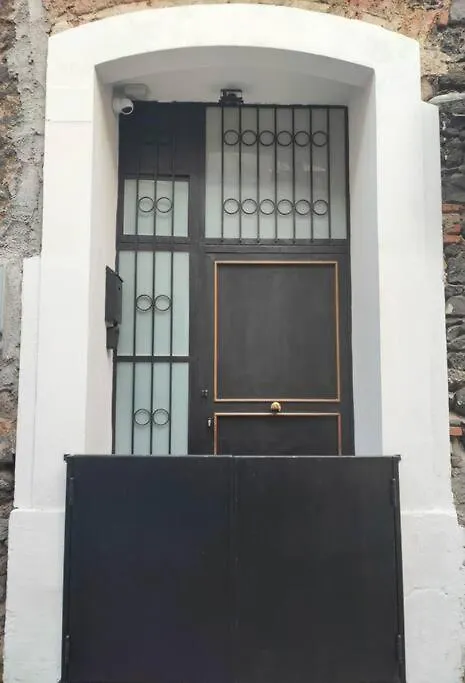 Dom wakacyjny Holiday House Shantu Katania